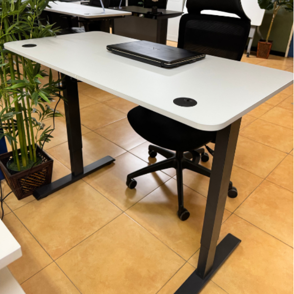 Picture of ST-DA160E GY  Torch 1600x800 Electric Lift Desk - Grey #P160